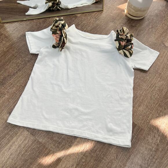 Eugenia Fernandez White Ruffle Shoulder Top - Picture 2 of 7